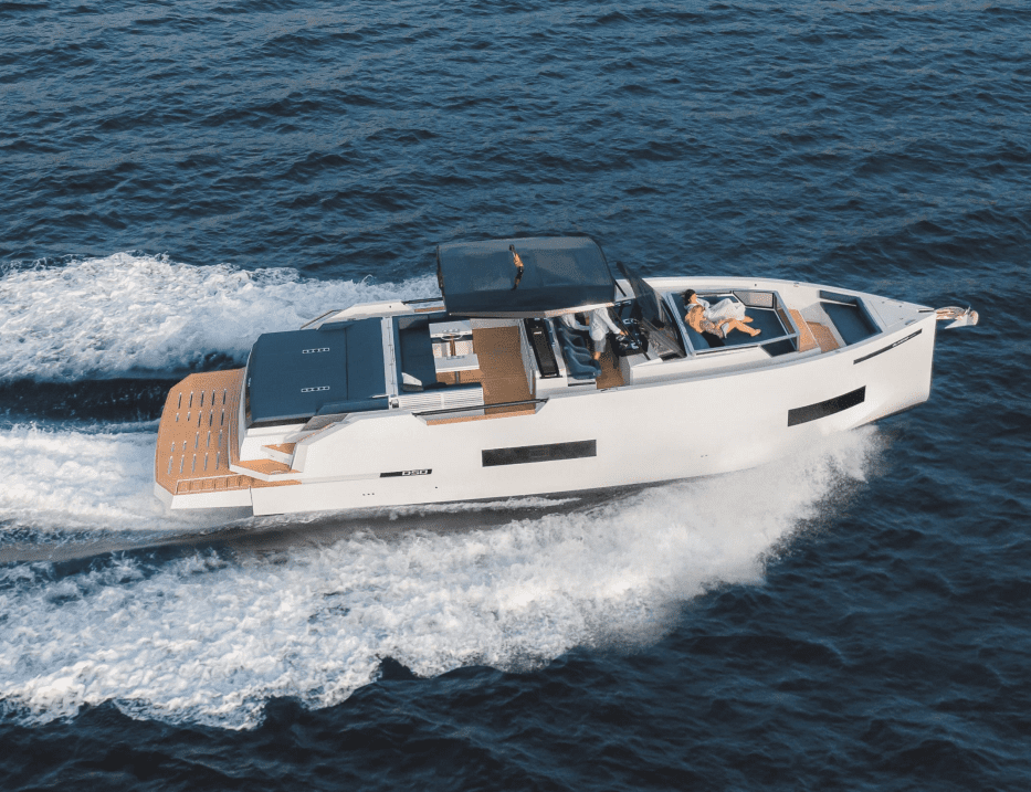 (English) De Antonio Yachts – D50 OPEN