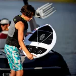 (English) Ronix Kid’s Flyweight Skimmer Wakesurf Board 3.11 – 2022